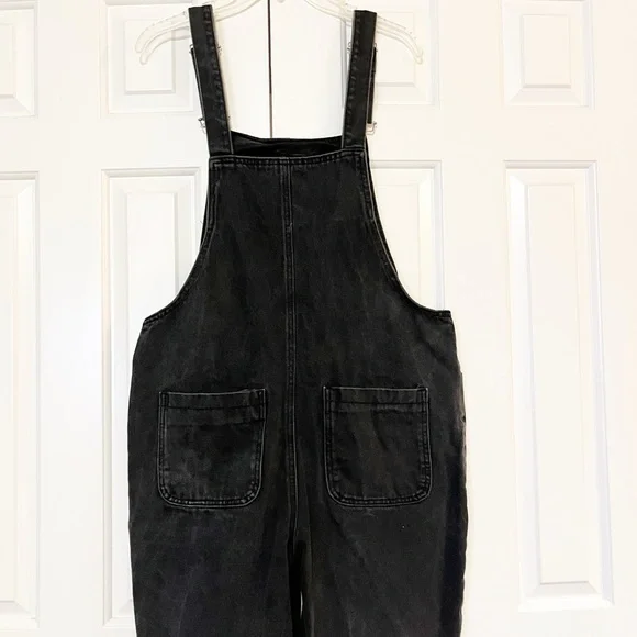 Zara Charcoal Black Denim Overalls w/ adjustable straps and pockets. Size Large - Picture 9 of 14